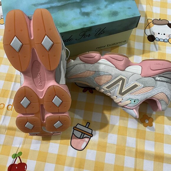New Balance 9060 Gray And Pink Running Shoes - Picture 6 of 6